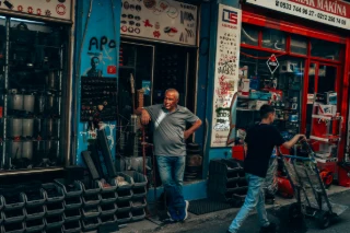 UNSTAGED 260701 Istambul 2026 HUMAN CONDITION 014 — UNSTAGED · LOG /016 · MOMENT /025 · ARCHIVE ID L016-M027.