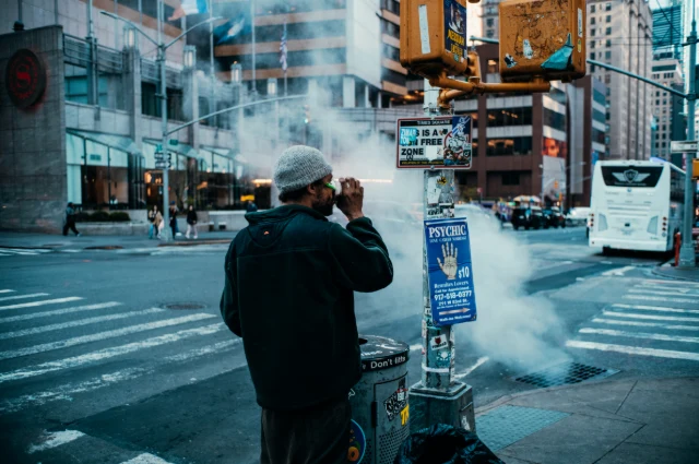 Instagram POST 017 — UNSTAGED · SERIE /001 · MOMENT /027 · ARCHIVE ID S001-M027 · SOURCE L014-M062.